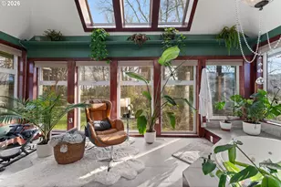 1054 NE Faloma Rd, Portland, OR 97211 - Photo 11