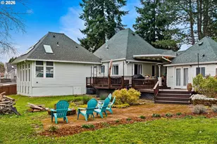 1054 NE Faloma Rd, Portland, OR 97211 - Photo 39