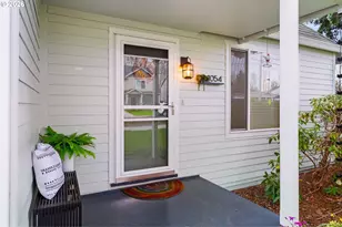 1054 NE Faloma Rd, Portland, OR 97211 - Photo 29