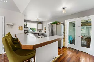 1054 NE Faloma Rd, Portland, OR 97211 - Photo 19