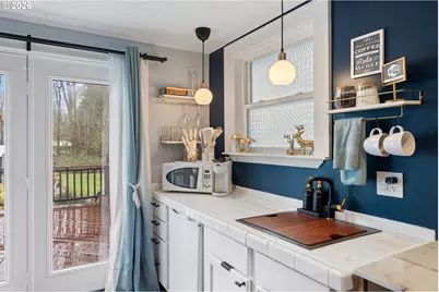 1054 NE Faloma Rd, Portland, OR 97211 - Photo 19