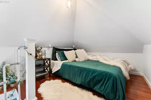 1054 NE Faloma Rd, Portland, OR 97211 - Photo 23