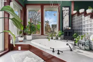 1054 NE Faloma Rd, Portland, OR 97211 - Photo 13