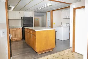 843 NW Bridge St, John Day, OR 97845 - Photo 7