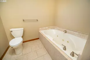 747 Holbrook Ln, Creswell, OR 97426 - Photo 11