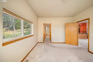 747 Holbrook Ln, Creswell, OR 97426 - Photo 7