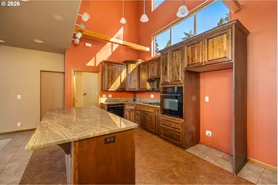 747 Holbrook Ln, Creswell, OR 97426 - Photo 15