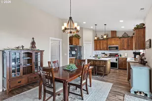 962 S 66th Pl, Springfield, OR 97478 - Photo 9