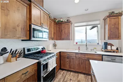 962 S 66th Pl, Springfield, OR 97478 - Photo 13