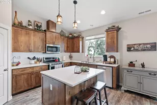 962 S 66th Pl, Springfield, OR 97478 - Photo 13