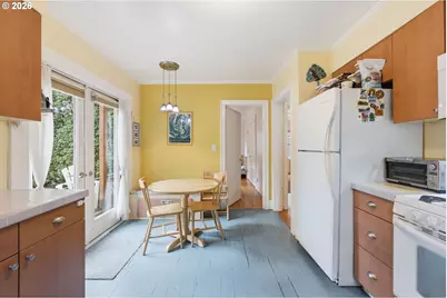 3136 NE Couch St, Portland, OR 97232 - Photo 15