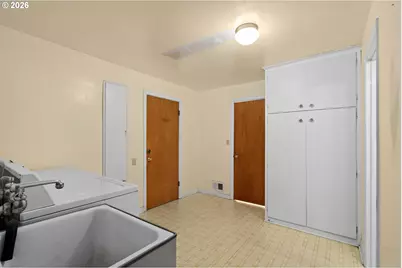 1460 Evergreen Ave, Salem, OR 97301 - Photo 17
