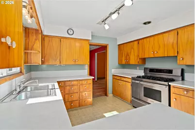 1460 Evergreen Ave, Salem, OR 97301 - Photo 13