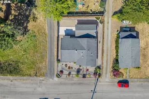 869 N Collier St, Coquille, OR 97423 - Photo 7