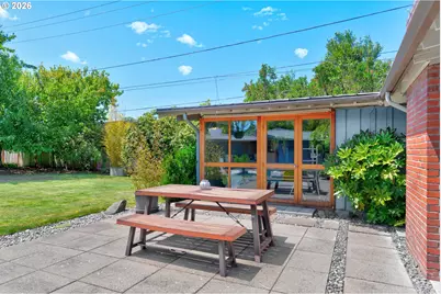 826 Delmar Pl, Eugene, OR 97401 - Photo 29