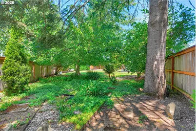 826 Delmar Pl, Eugene, OR 97401 - Photo 37