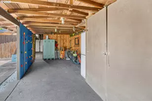 826 Delmar Pl, Eugene, OR 97401 - Photo 33