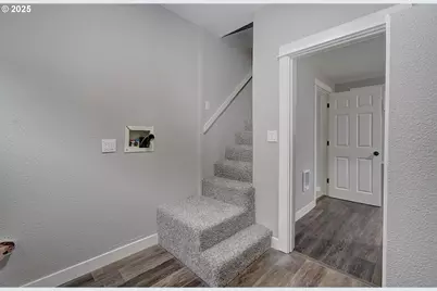 804 S 6th Ave, Kelso, WA 98626 - Photo 7