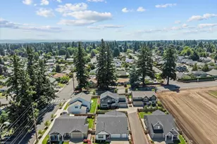 229 NE 17th Ave, Canby, OR 97013 - Photo 7