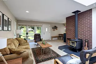 1112 NE 113th Ave, Portland, OR 97220 - Photo 3