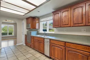 1331 SE Maple St, Toledo, OR 97391 - Photo 15