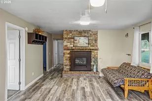 33781 Mt Tom Dr, Harrisburg, OR 97446 - Photo 9