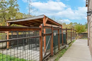 33781 Mt Tom Dr, Harrisburg, OR 97446 - Photo 33