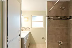 33781 Mt Tom Dr, Harrisburg, OR 97446 - Photo 27