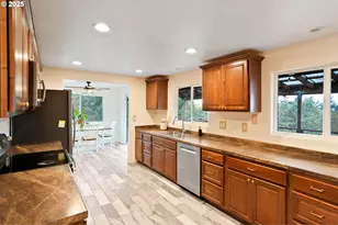 33781 Mt Tom Dr, Harrisburg, OR 97446 - Photo 25