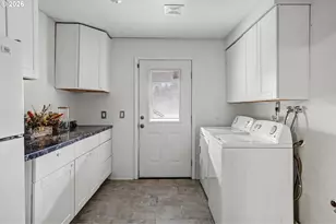 33781 Mt Tom Dr, Harrisburg, OR 97446 - Photo 13