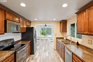 33781 Mt Tom Dr, Harrisburg, OR 97446 - Photo 25