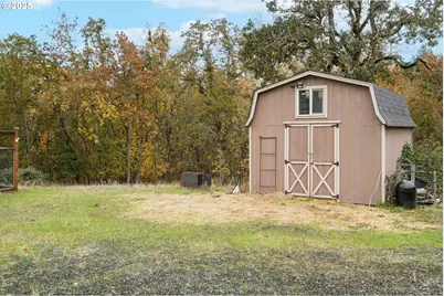 33781 Mount Tom Dr, Harrisburg, OR 97446 - Photo 7