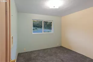 33781 Mt Tom Dr, Harrisburg, OR 97446 - Photo 29