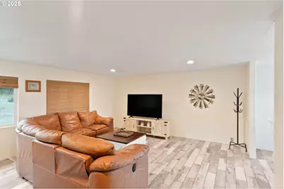 33781 Mount Tom Dr, Harrisburg, OR 97446 - Photo 17