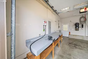 1579 S Pepperwood St, Canby, OR 97013 - Photo 39