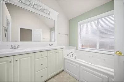 1579 S Pepperwood St, Canby, OR 97013 - Photo 23