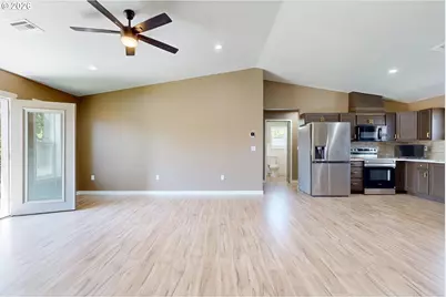 905 Cowl St, Milton-Freewater, OR 97862 - Photo 5