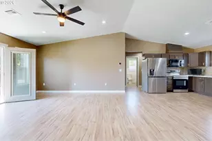 905 Cowl St, Milton-Freewater, OR 97862 - Photo 5