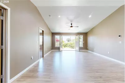 905 Cowl St, Milton-Freewater, OR 97862 - Photo 23