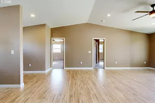 905 Cowl St, Milton-Freewater, OR 97862 - Photo 3