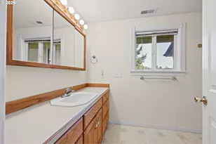 32190 Lynx Hollow Rd, Creswell, OR 97426 - Photo 29