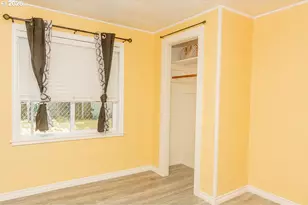 1620 9th St, Springfield, OR 97477 - Photo 7