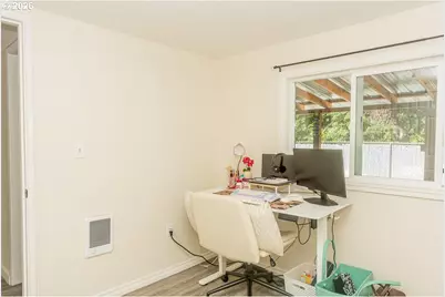 1620 9th St, Springfield, OR 97477 - Photo 3