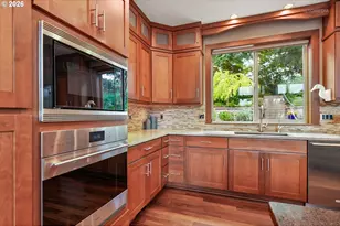 1214 SW Ophelia St, Portland, OR 97219 - Photo 13