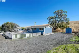 70959 SW Douglas Dr, Pendleton, OR 97801 - Photo 1