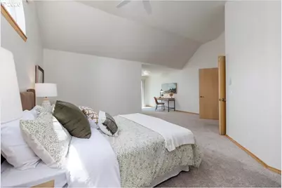 10714 SW Tualatin Dr, Portland, OR 97224 - Photo 15