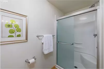 10714 SW Tualatin Dr, Portland, OR 97224 - Photo 19