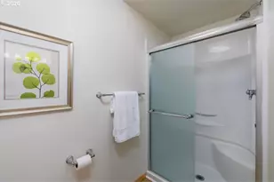 10714 SW Tualatin Dr, Portland, OR 97224 - Photo 19
