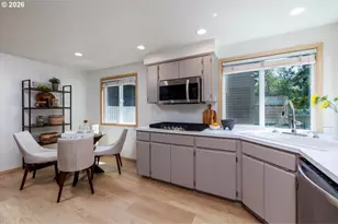10714 SW Tualatin Dr, Portland, OR 97224 - Photo 11