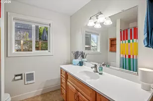 6919 N Leavitt Ave, Portland, OR 97203 - Photo 17